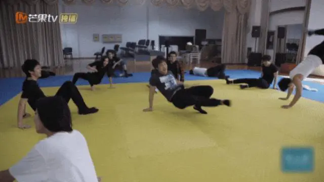 刻苦训练篮球时如何避免受伤的建议_1
